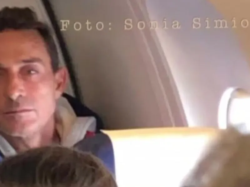 Radu Mazăre, în avionul către închisoarea din România/FOTO: Sonia Simionov