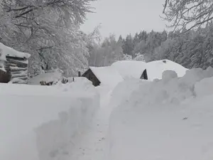 Două mari orașe din țară vor fi îngropate în zăpadă. „Să aveți hrană și apă în casă pentru 3-5 zile” - Foto: B1TV / imagine cu caracter ilustrativ