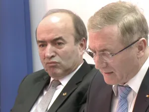 Tudorel Toader, ministrul Justiției, și Augustin Lazăr, procurorul general