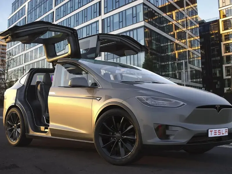 STUDIU Unu din doi șoferi de mașini electrice Tesla a revenit la benzină sau diesel. Motivele? - Foto: Profimedia Images - Imagine cu rol ilustrativ