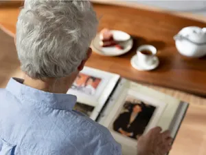 Cel mai important factor de risc pentru Alzheimer. Tinerii ignoră complet acest simptom - Foto: Freepik.com (rol ilustrativ)