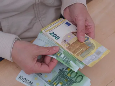 Salariu mai mare cu 170 €/ lună pentru unii români din Germania. Cine se încadrează? = Foto: Profimedia Images (rol ilustrativ)