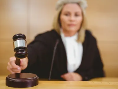 Judecător ia 22.500 lei salariu și o pensie specială de 5.000 lei, care va crește de 3 ori. De ce? - Foto: Freepik (Imagine cu rol ilustrativ)
