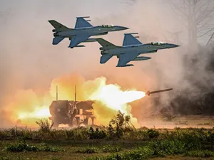 Ucraina pregătește „cerul sângeriu” pentru Putin cu avioane F-16, rachete Patriot, HIMARS și NASAMS - Foto: Profimedia images