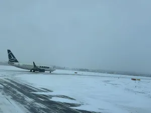 Avioane cu întârzieri de zeci de minute la decolare pe Aeroportul Otopeni. Sunt prea puține utilaje - FOTO: Surse TAROM