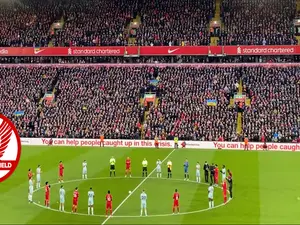 VIDEO Suporterii lui Liverpool cântă „You'll Never Walk Alone” pentru Ucraina