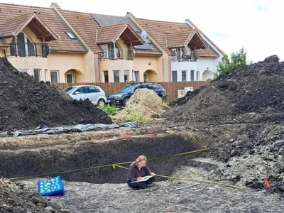 Au fost găsite mai multe vase ceramice și schelete care datează din perioada dacilor Foto: Facebook/  Muzeul Naţional al Carpaţilor Răsăriteni din Sfântu Gheorghe