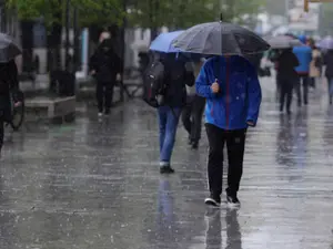 Meteorologii au actualizat prognoza, după un weekend în care au anunțat cod portocaliu în jumătate de țară