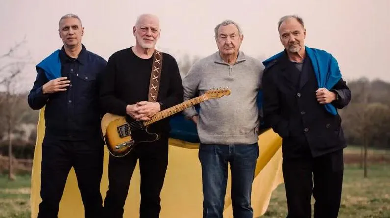 David Gilmour și Nick Mason, flancați de Nitin Sawhney și Guy Pratt. / Foto: theguardian.com