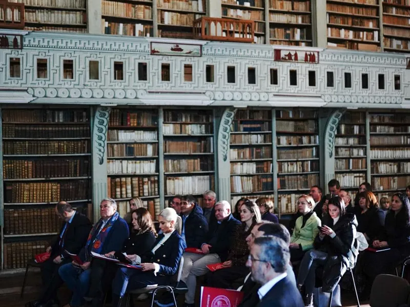 O bibliotecă cu o vechime de peste 200 de ani, din Alba Iulia, va fi restaurată foto: Facebook/Ministerul Culturii