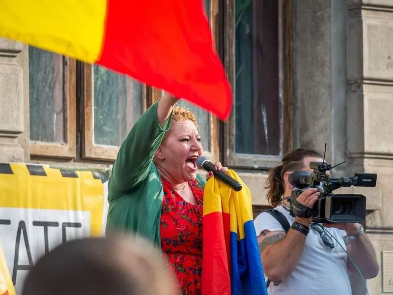 Diana Şoşoacă şi Luis Lazarus vor fi europarlamentari. Cum a fost posibil să se ajungă aici - Foto: Profimedia Images