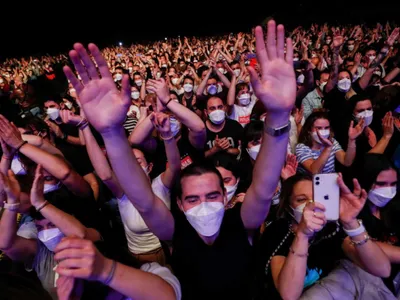 Concertul Love of Lesbian, cel mai mare eveniment ţinut în Europa în timpul pandemiei. / Foto: rtve.es