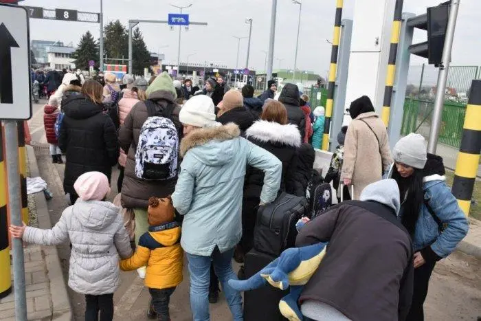 Milioane de ucraineni au părăsit țara/FOTO: cnn.com