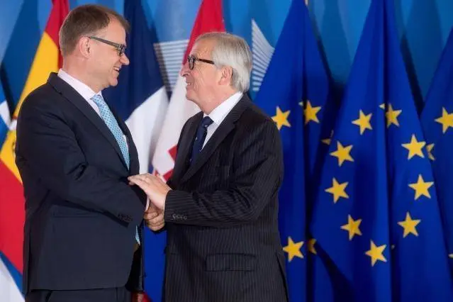 Premierul Finlandei, Juha Sipila, împreună cu președintele Comisiei Europene, Jean Claude Juncker Foto: Facebook