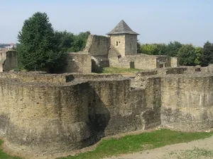 Cetatea de Scaun a Sucevei a văzut multe grozăvii de-a lungul timpului - Foto: arhiepiscopiasucevei.ro