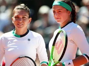 Simona Halep s-a înclinat în fața letonei Jelena Ostapenko în semifinalele de la Dubai. / Foto: eurosport.ro