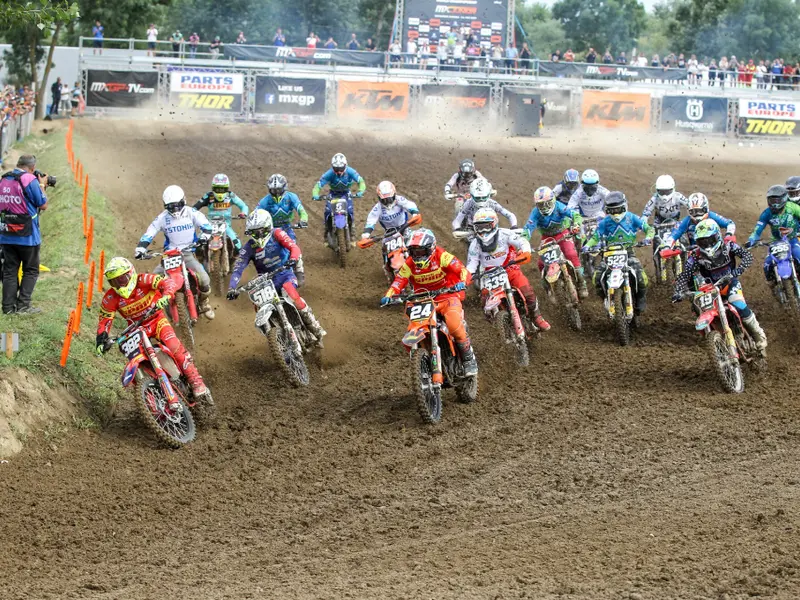 Doi copii români, în finalele Campionatului Mondial de Motocross pentru Juniori de la Ciolpani - Foto: motorheads.ro