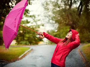 METEO 14 județe vor fi lovite de COD portocaliu de vânt. Rafalele vor ajunge la 85 km/h Foto: Freepik (fotografie cu caracter ilustrativ)