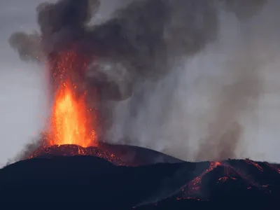 Un aeroport a fost închis din cauza unui vulcan. Unde se întâmplă și ce urmează? - Foto: Profimedia Images (imagine cu rol ilustrativ)