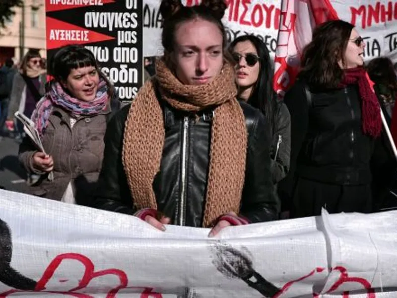 Studenți protestând în Grecia/FOTO: Getty