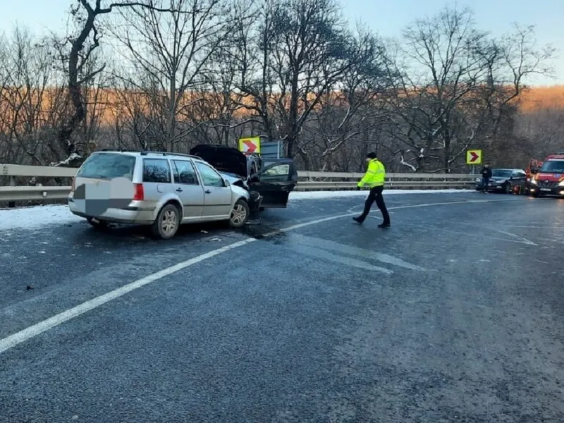 Un accident cu 6 răniți a avut loc în județul Sibiu - Foto: oradesibiu.ro