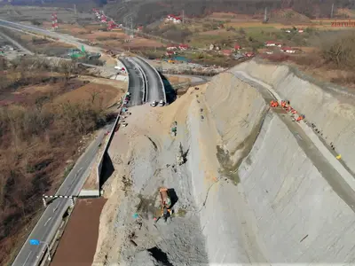 Lucrări la autostrada Deva-Lugoj Foto: Facebook Asociatia Pro Infrastructura