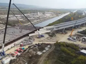 Cum merg lucrările pe cea mai așteptată autostradă din România. Încă 18 km, gata în 2024? - Foto: captură video