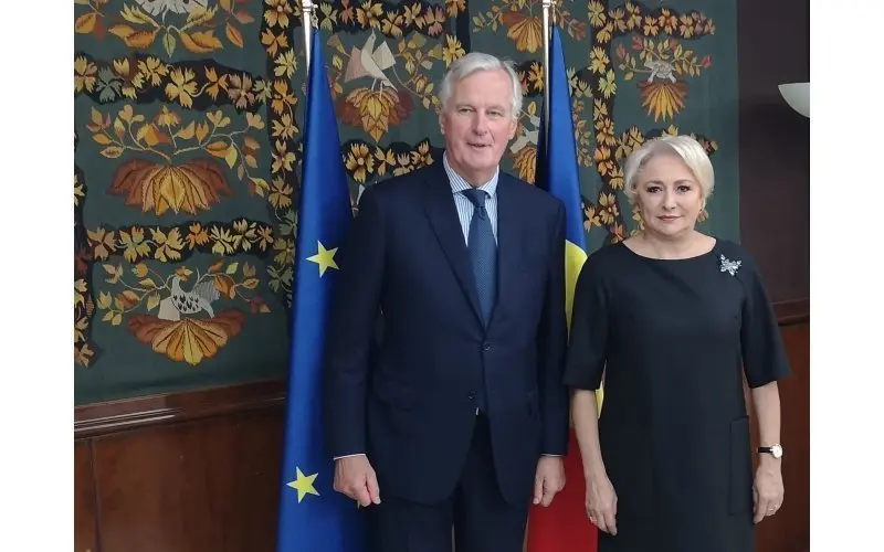 Viorica Dăncilă, cu negociatorul șef al UE, Michel Barnier. Foto gov.ro