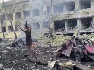 VIDEO Rusia a cerut ucrainenilor din Mariupol să capituleze și să depună armele