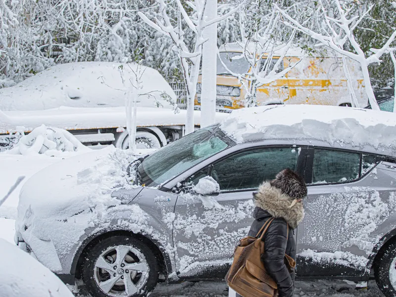 Primăria Capitalei: 309 utilaje - pregătite să acționeze în caz de condiții meteo severe - FOTO:  Inquam Photos / Ovidiu Iordachi