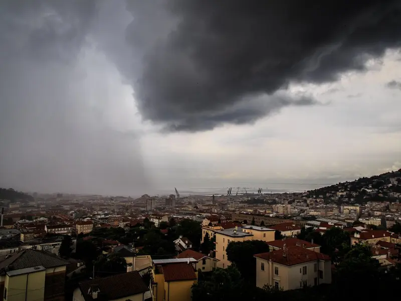 România, între caniculă și furtuni, ploi torențiale și grindină în 19 județe. Zonele afectate - Foto: Profimedia images - Caracter ilustrativ