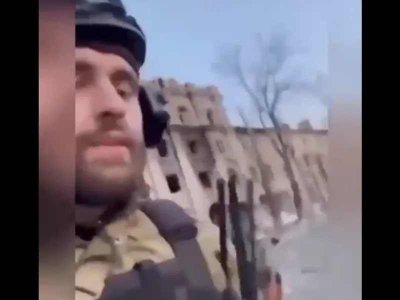 Un soldat rus a fost lichidat în timp ce făcea un live pe Tik-Tok despre "succesele" sale în Ucraina/FOTO: Captura video/Twitter/Victor Kovalenko