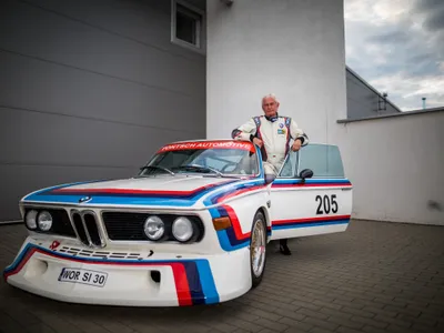 Jochen Neerpasch și BMW 30 CSL pe Transfăgărășan / Foto: BMW Romania