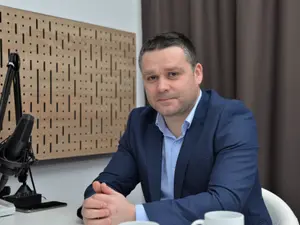 Primarul Ciucu, nemulţumit că gunoiul a reapărut în unele grădini de blocuri la doar două zile de la curăţenie. / Foto: pressone.ro