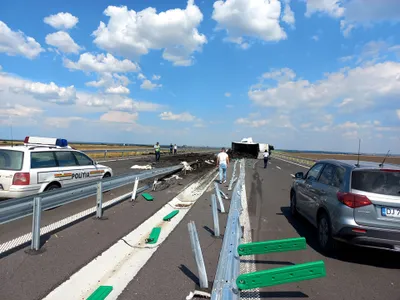 Primul accident grav pe Drumul Expres Pitești-Craiova: Un TIR cu cărbune s-a răsturnat. / Foto: DRDP Craiova