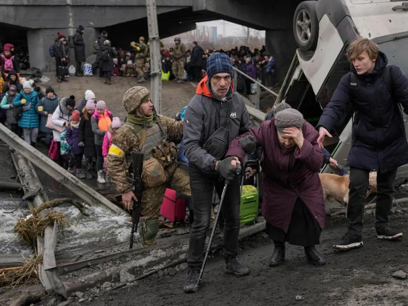 Preşedintele Zelenski a anunțat că peste 3.000 de persoane au fost evacuate din Mariupol. / Foto: nationworldnews.com