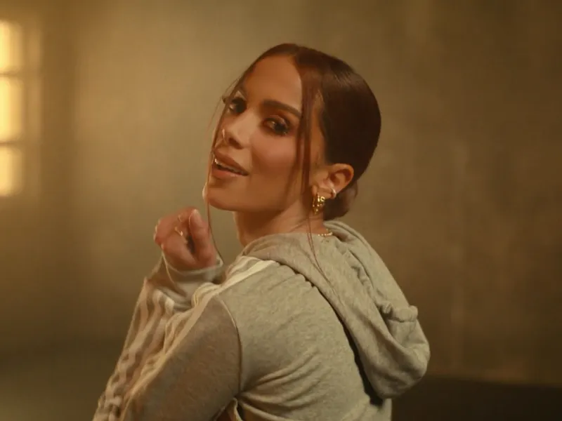 Anitta, primul artist din Brazilia care a ajuns în fruntea clasamentului global Spotify. / Foto: rollingstone.com