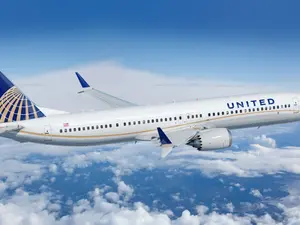 Angajații companiei aeriene United Airlines, rugați să se vaccineze anti-COVID. Altfel, „out”. / Foto: fl360aero.com