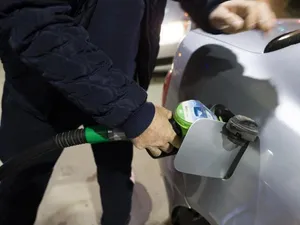 Cotațiile petrolului au crescut cu 2%, la maximul ultimelor 10 luni. Se anunță noi scumpiri la pompă - Foto: INQUAM PHOTOS / Cornel Putan