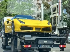 Ferrari de sute de mii € ridicat din din sectorul 1 al Bucureștiului. Parcase pe trecere de pietoni