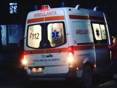 Un bărbat s-a aruncat de la etajul 8 al unui bloc din Timișoara. Soția lui e în stare de șoc/FOTO: Facebook/Ambulanța