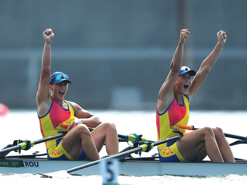 Ancuţa Bodnar şi Simona Radiş au obținut singura medalie de aur a României la Tokyo - Foto: Getty Images