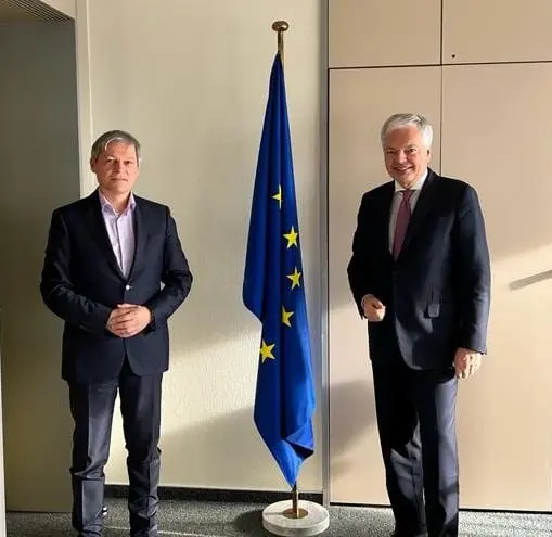 Comisarul european pentru Justiţie, Didier Reynders, urmărește cazul Danileţ, anunță Dacian Cioloș. / Foto: Dacian Cioloș, Facebook