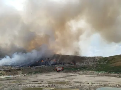 Incendiu la groapa de gunoi din Galați. Pompierii se luptă cu focul de 24 de ore - Foto: Adevărul.ro