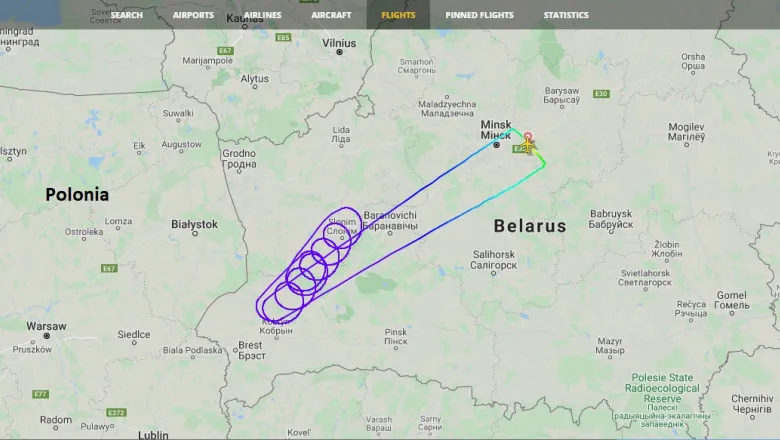 Un avion din Belarus s-a învârtit 3 ore în aer, pentru că nu a fost primit în spațiul UE. Foto Flightradar