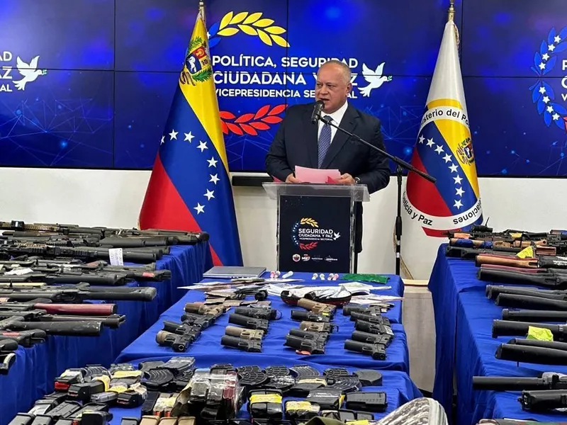 Arme confiscate ca parte a unui „complot CIA” - Foto: Profimedia Images