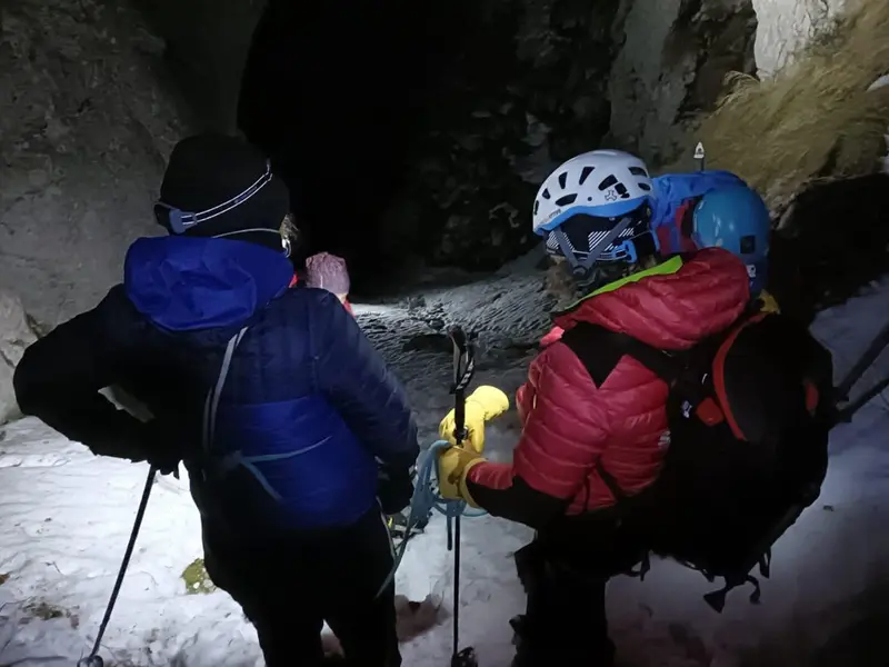 De ce a crezut că se află în rai o străină venită în România? - Foto: Facebook/Salvamont Zărneşti