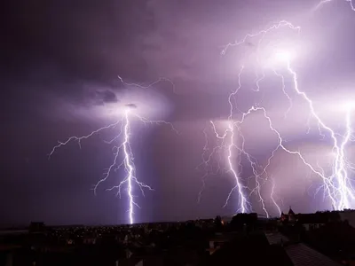 Urgie meteo, la Craiova. Străzi sub ape, ca la Veneția, acoperișuri smulse, copaci rupți - Foto: Facebook/Cosmin Dragoste