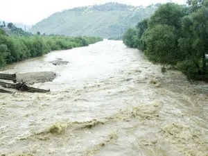 Cod portocaliu de viituri, pe râuri din şapte judeţe, până vineri dimineaţa. / Foto: realitatea.net