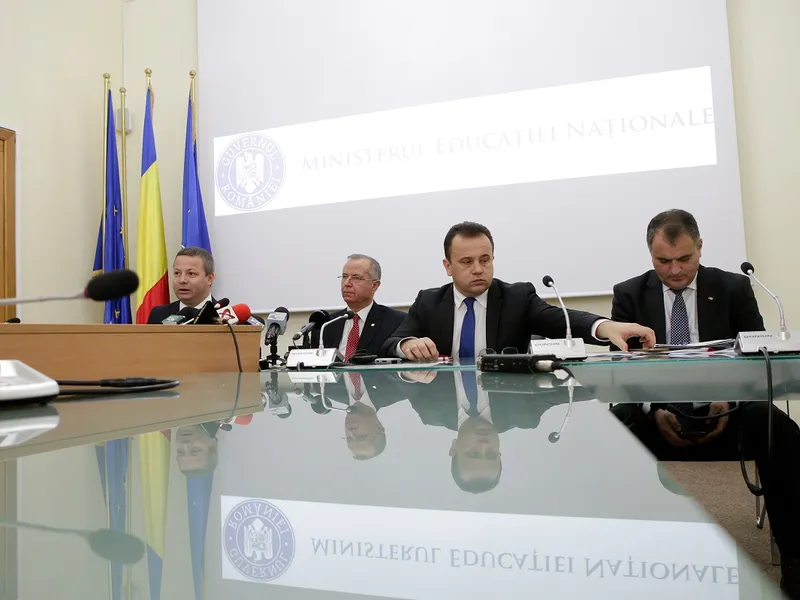 Liviu Gabriel Ispas, Pavel Nastase, Liviu Pop si Gigel Paraschiv participa la o conferinta de presa desfasurata la Ministerul Educatiei, miercuri, 15 februarie 2017. Inquam Photos / George Calin